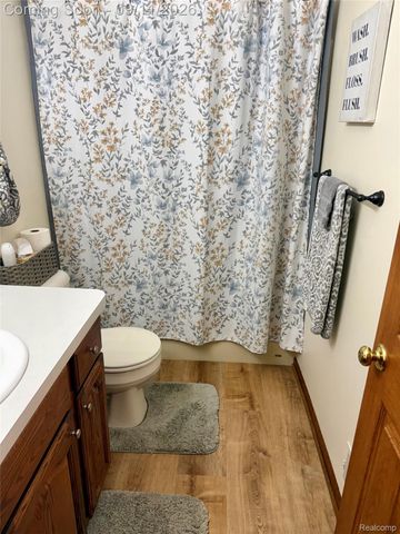 3301 Pine Bluff Court, Oregon Township, MI 48421