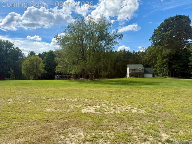 3301 Pine Bluff Court, Oregon Township, MI 48421