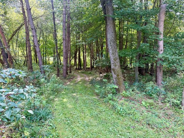 3301 Pine Bluff Court, Oregon Township, MI 48421
