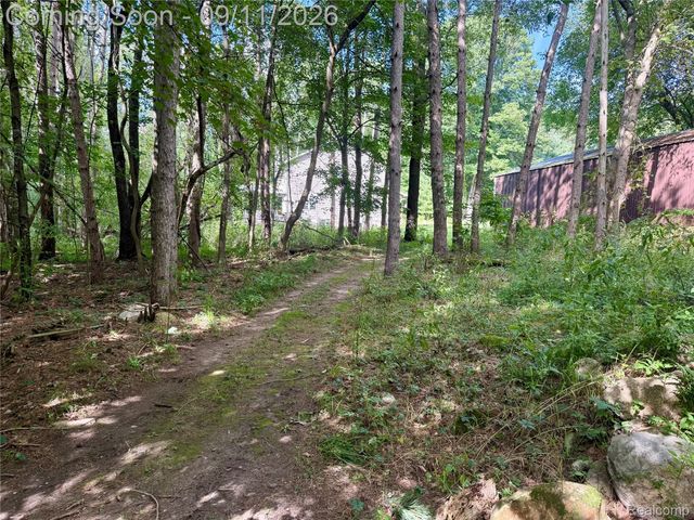 3301 Pine Bluff Court, Oregon Township, MI 48421