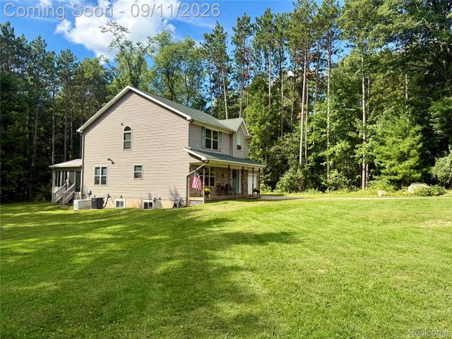 3301 Pine Bluff Court, Oregon Township, MI 48421