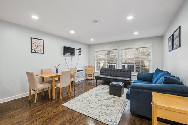 2619 W Agatite Avenue 2B, Chicago, IL 60625