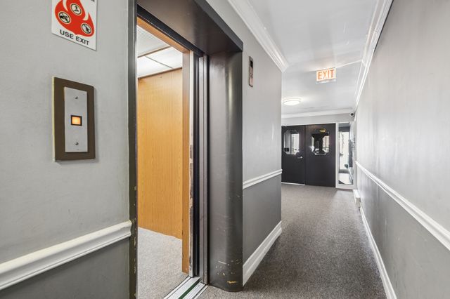 2619 W Agatite Avenue 2B, Chicago, IL 60625