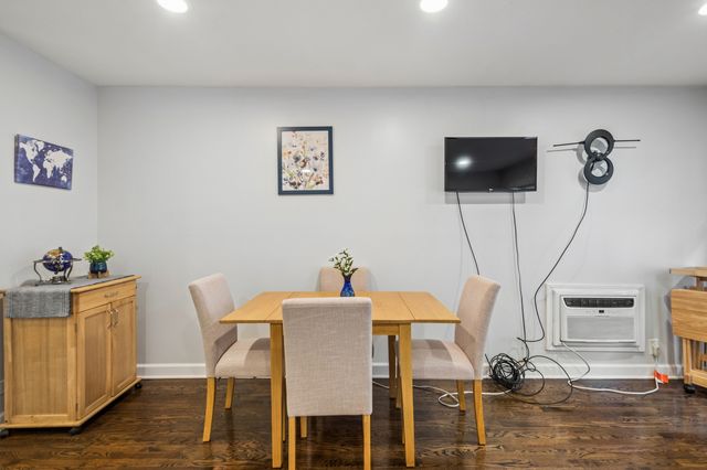 2619 W Agatite Avenue 2B, Chicago, IL 60625