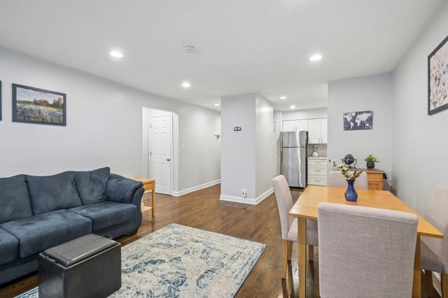 2619 W Agatite Avenue 2B, Chicago, IL 60625