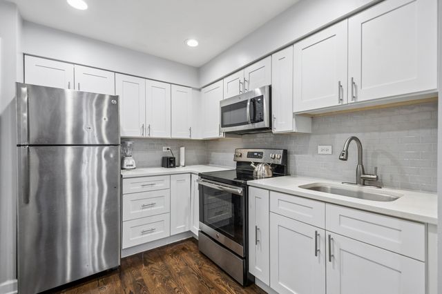 2619 W Agatite Avenue 2B, Chicago, IL 60625