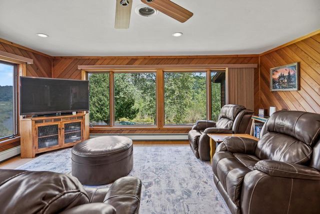 6215 Riesch ROAD, West Bend, WI 53095