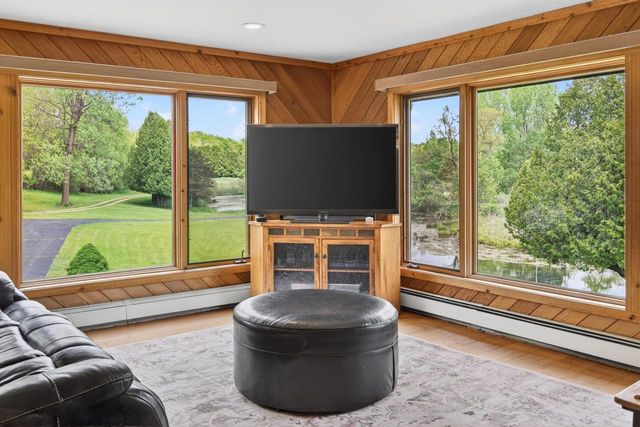 6215 Riesch ROAD, West Bend, WI 53095