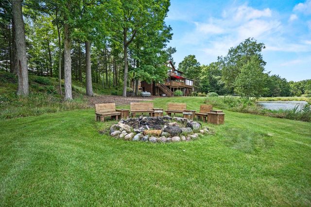 6215 Riesch ROAD, West Bend, WI 53095