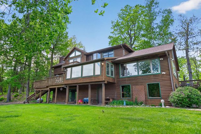 6215 Riesch ROAD, West Bend, WI 53095
