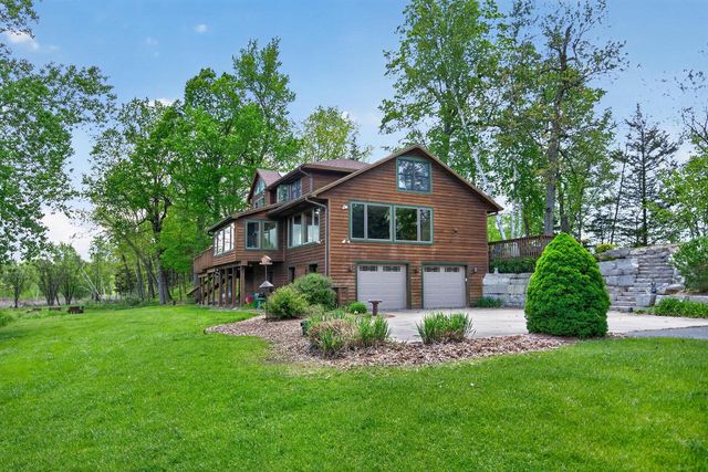 6215 Riesch ROAD, West Bend, WI 53095