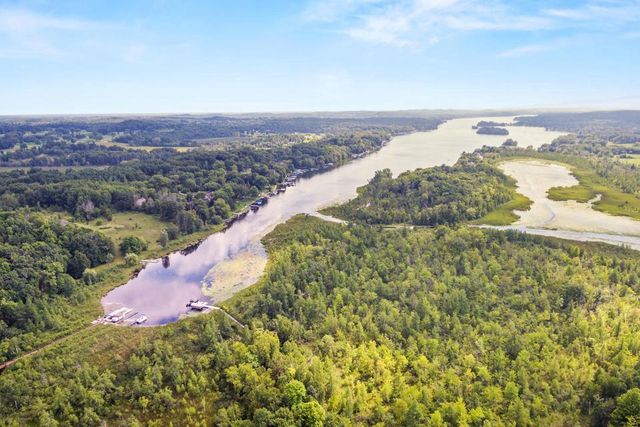 6215 Riesch ROAD, West Bend, WI 53095