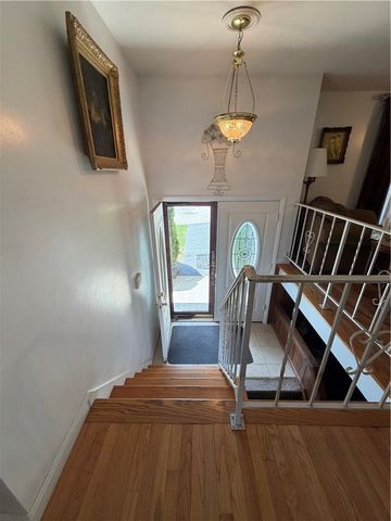 6 Balsam Court, Johnston, RI 02919