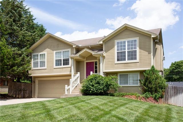 221 N 71st Street, Kansas City, KS 66112