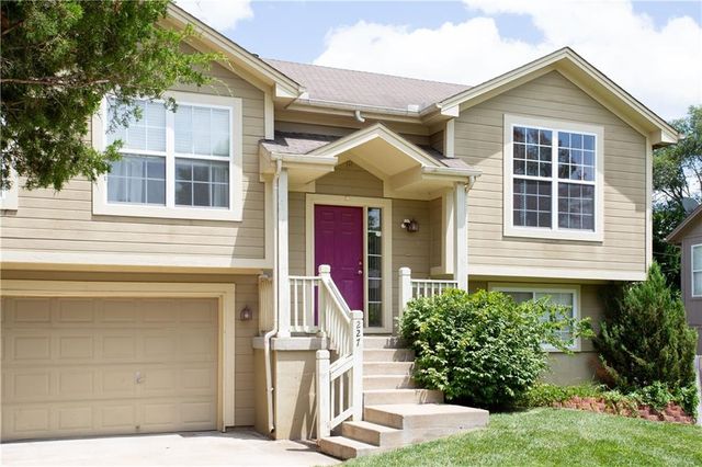 221 N 71st Street, Kansas City, KS 66112