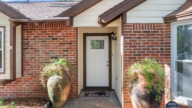 16719 Creeksouth Road, Houston, TX 77068