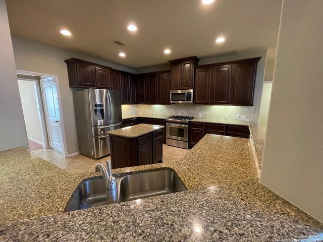 2352 OAK RUN PKWY, New Braunfels, TX 78132