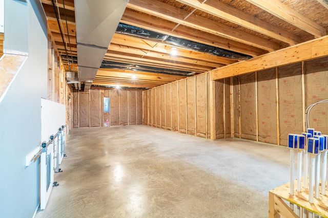 14277 Aboite Road, Roanoke, IN 46783