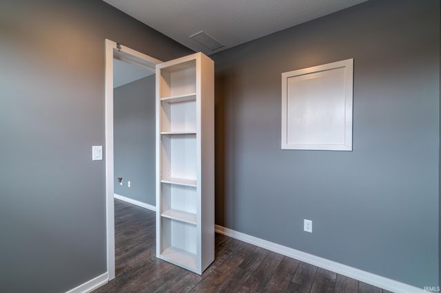 14277 Aboite Road, Roanoke, IN 46783