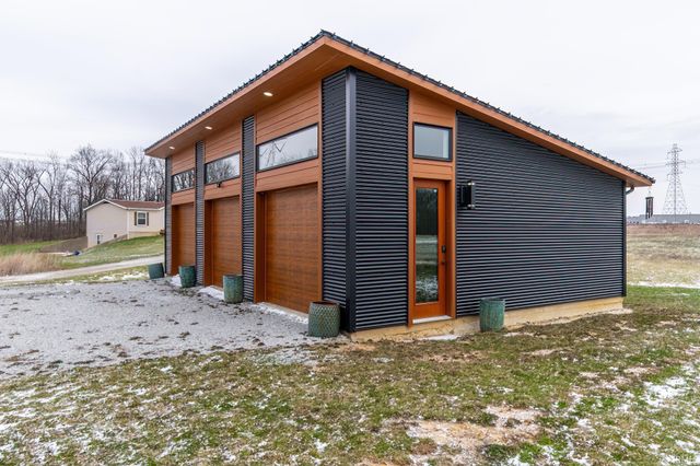 14277 Aboite Road, Roanoke, IN 46783