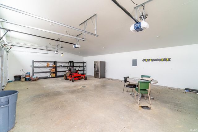 14277 Aboite Road, Roanoke, IN 46783