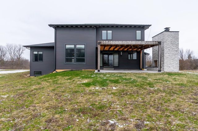 14277 Aboite Road, Roanoke, IN 46783