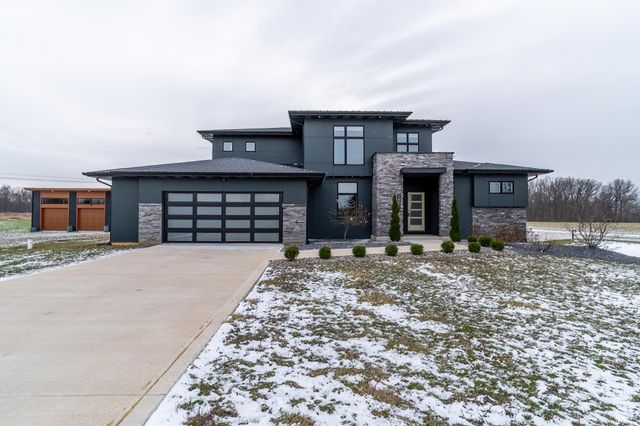 14277 Aboite Road, Roanoke, IN 46783