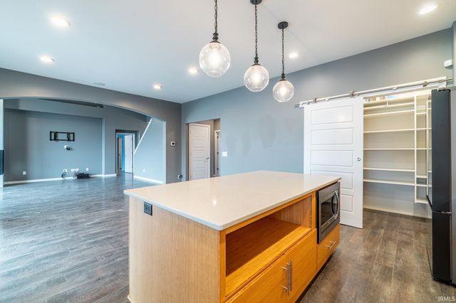 14277 Aboite Road, Roanoke, IN 46783