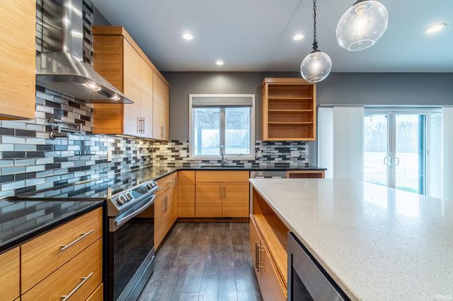 14277 Aboite Road, Roanoke, IN 46783