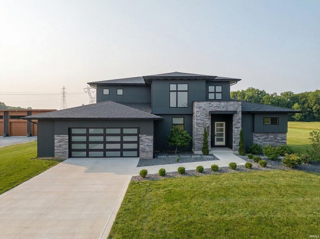 14277 Aboite Road, Roanoke, IN 46783