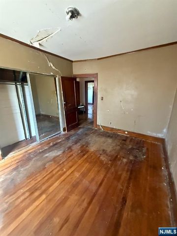 12 Hillcrest Road, Maplewood, NJ 07040