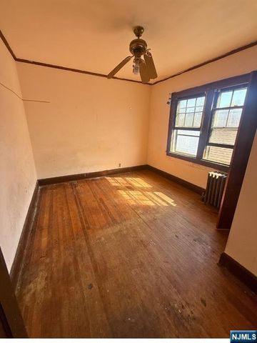 12 Hillcrest Road, Maplewood, NJ 07040