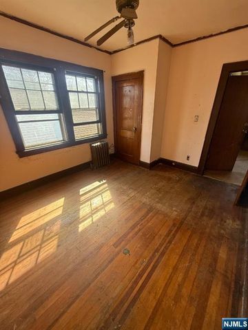 12 Hillcrest Road, Maplewood, NJ 07040