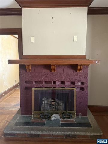 12 Hillcrest Road, Maplewood, NJ 07040
