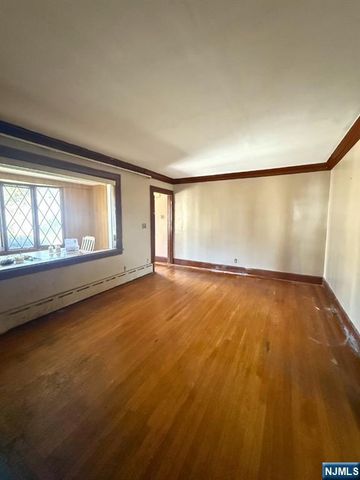 12 Hillcrest Road, Maplewood, NJ 07040