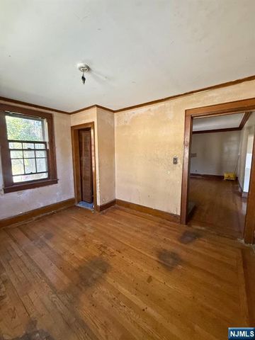 12 Hillcrest Road, Maplewood, NJ 07040