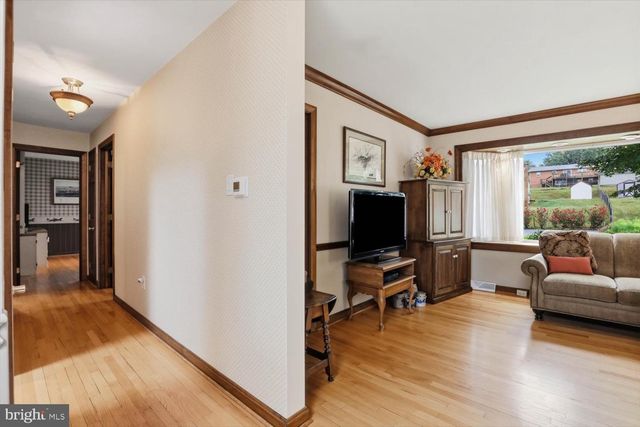 324 SOUTHVIEW DR, Ephrata, PA 17522