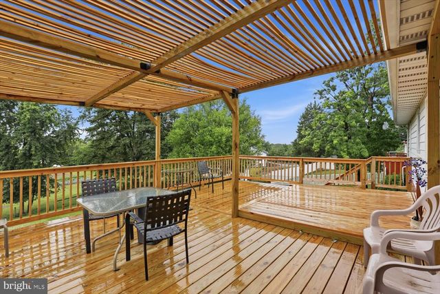 324 SOUTHVIEW DR, Ephrata, PA 17522