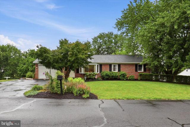 324 SOUTHVIEW DR, Ephrata, PA 17522