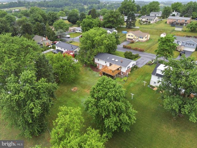 324 SOUTHVIEW DR, Ephrata, PA 17522