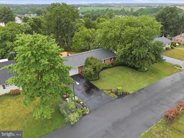 324 SOUTHVIEW DR, Ephrata, PA 17522