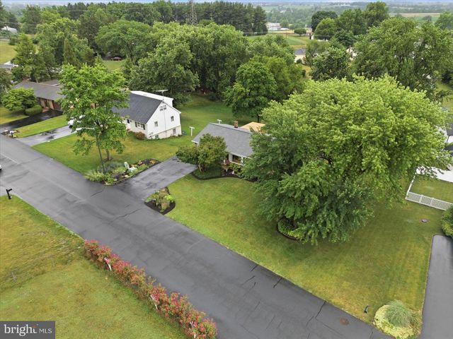 324 SOUTHVIEW DR, Ephrata, PA 17522