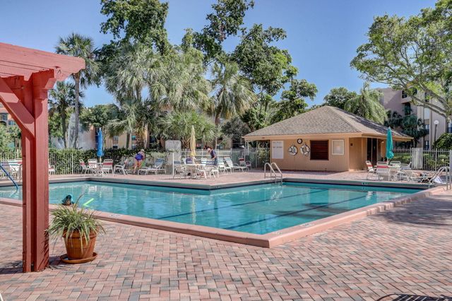 600 Egret Circle 7105, Delray Beach, FL 33444