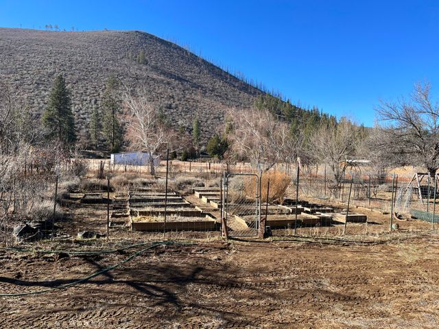 18826 V N Lane, Hat Creek, CA 96040