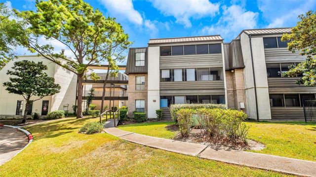 3035 Walnut Bend Lane 35, Houston, TX 77042