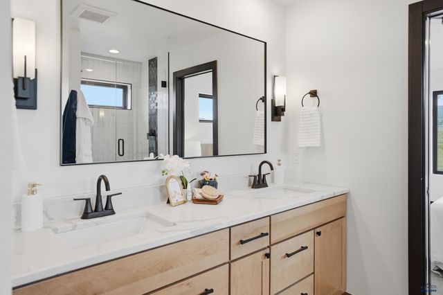 1639 OAK CREST CT, Spearfish, SD 57783