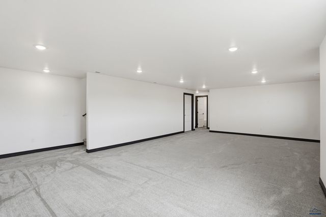 1639 OAK CREST CT, Spearfish, SD 57783