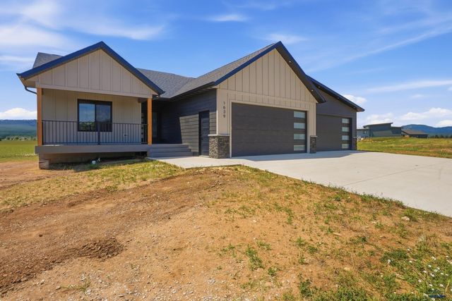 1639 OAK CREST CT, Spearfish, SD 57783