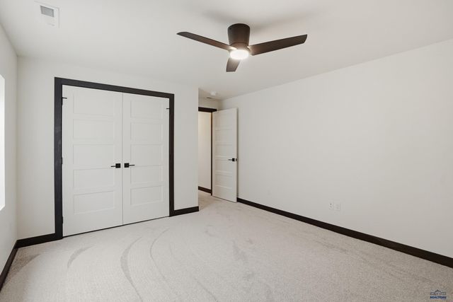 1639 OAK CREST CT, Spearfish, SD 57783