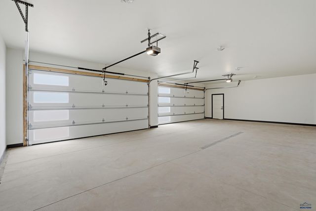 1639 OAK CREST CT, Spearfish, SD 57783